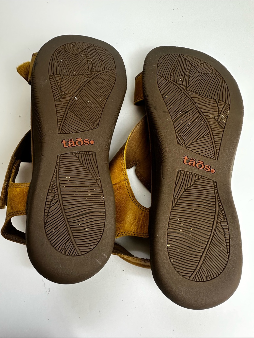 Taos The Show Leather T Strap Sandal Women’s 9 Yellow Casual Comfort Support - Picture 8 of 10